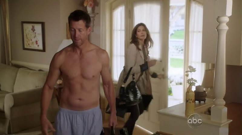 Shirtless James Denton in Desperate Housewives - MenofTV