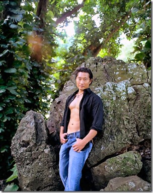 Daniel_Dae_Kim_shirtless_06